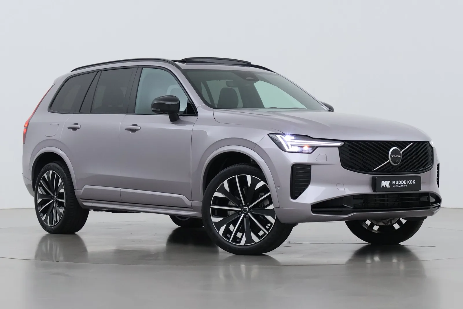 Volvo XC90 (2026) — foto 1