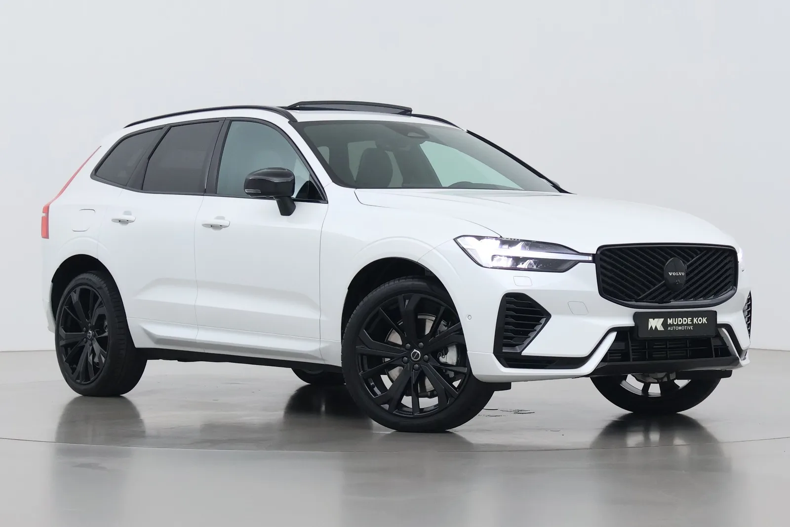 Volvo XC60 (2026) — foto 1