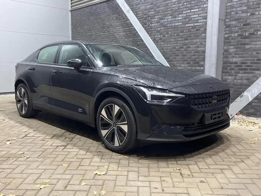 Polestar 2 (2023) — foto 1