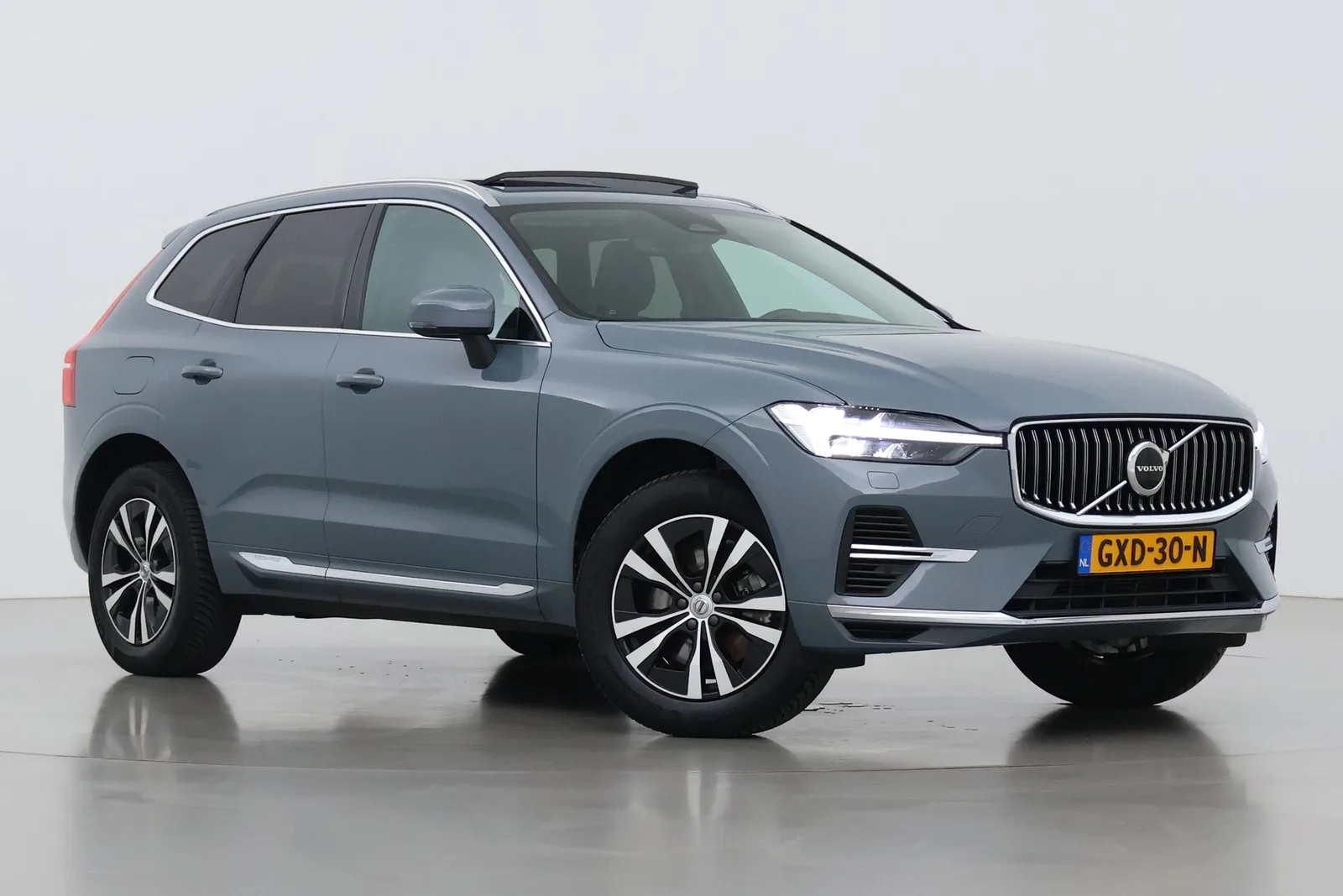 Volvo XC60 (2024) — foto 1