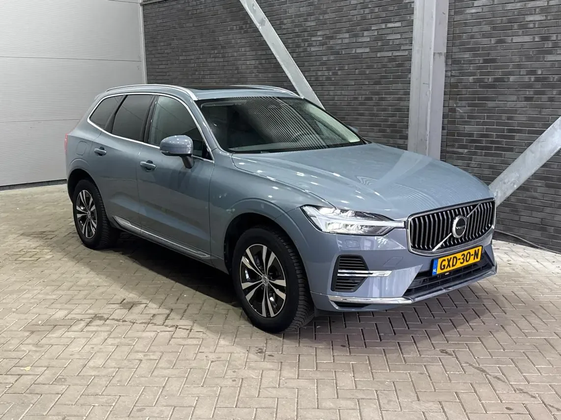 Volvo XC60 (2024) — foto 1