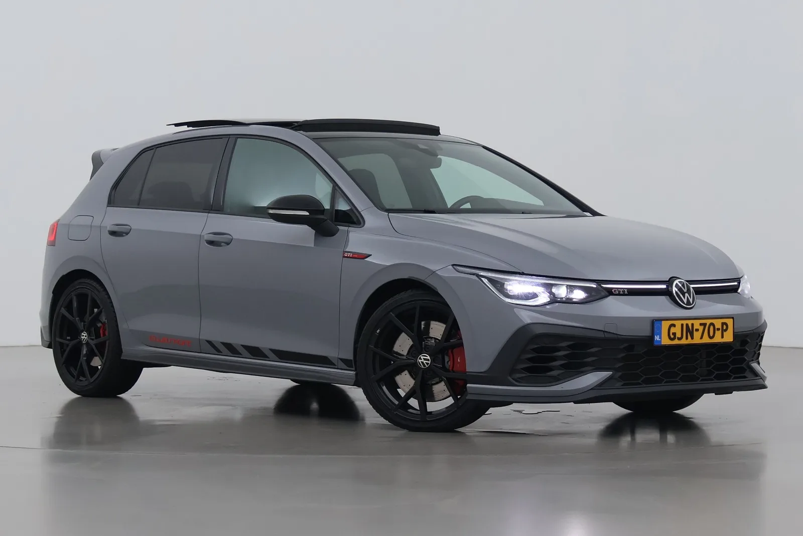 Volkswagen Golf (2021) — foto 1
