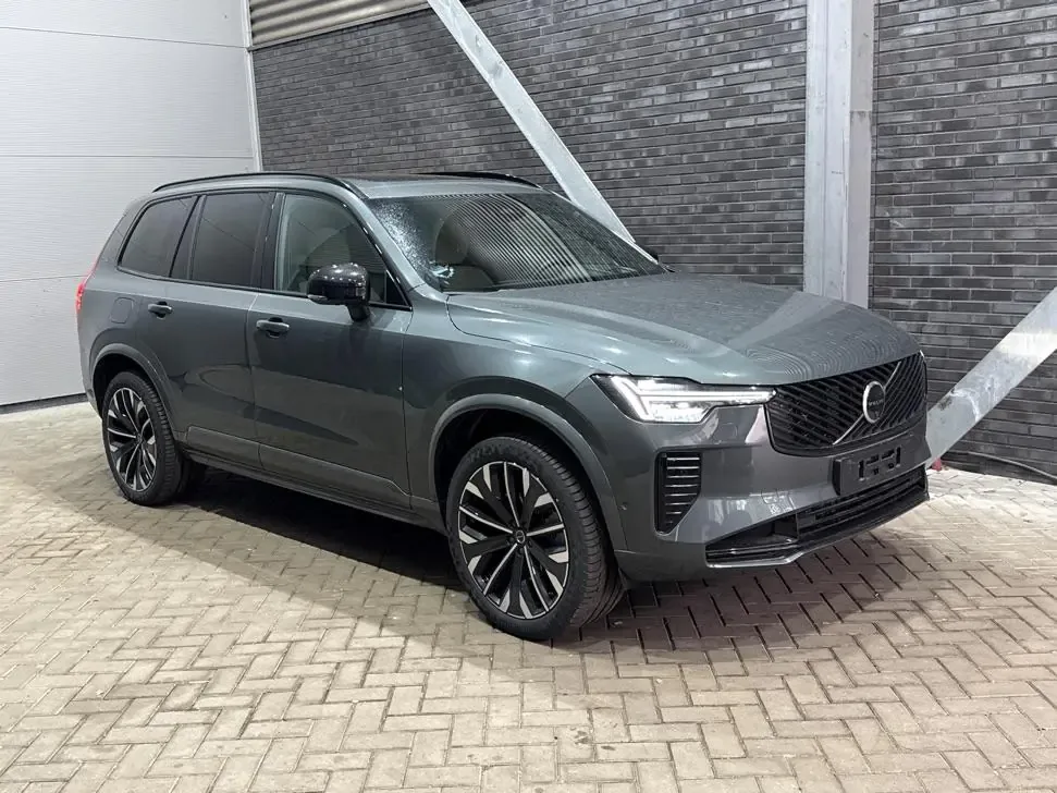 Volvo XC90 (2026) — foto 1