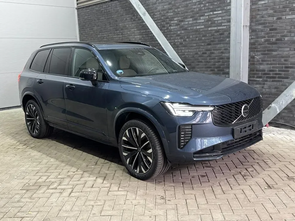 Volvo XC90 (2026) — foto 1
