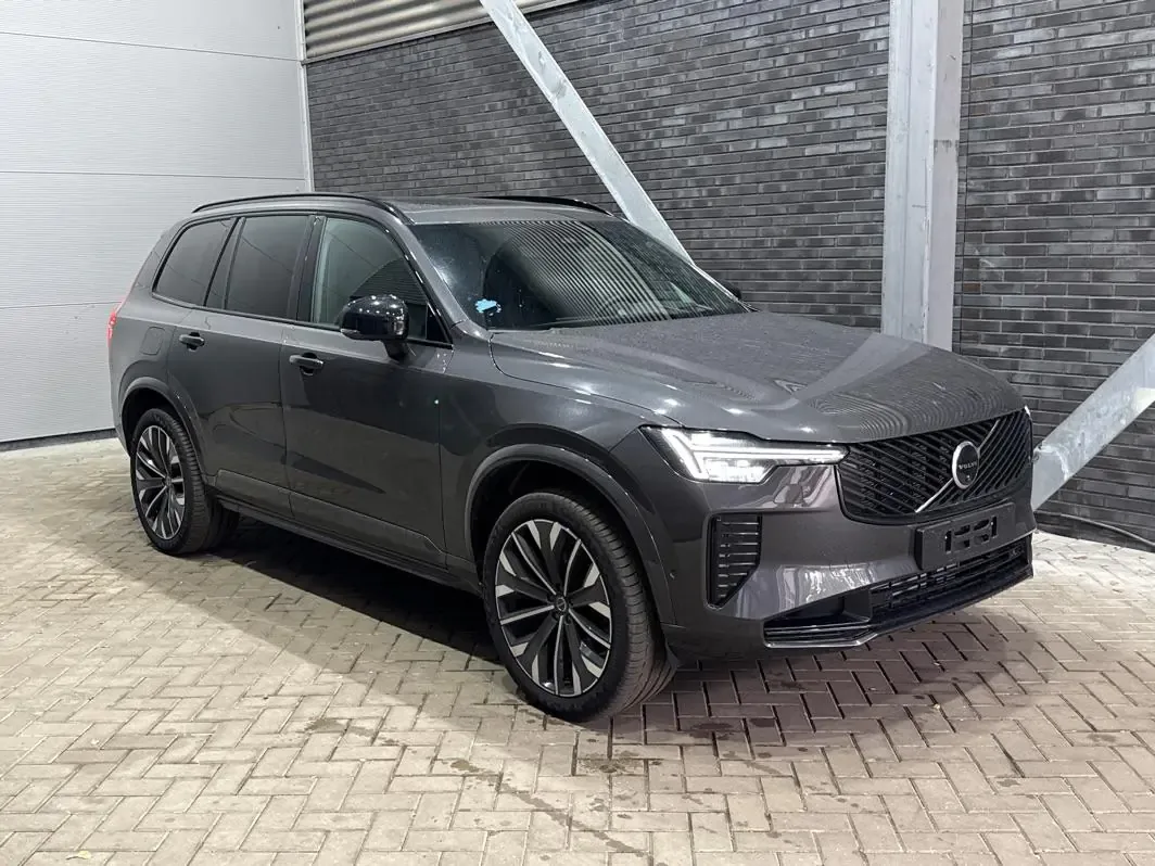 Volvo XC90 (2026) — foto 1