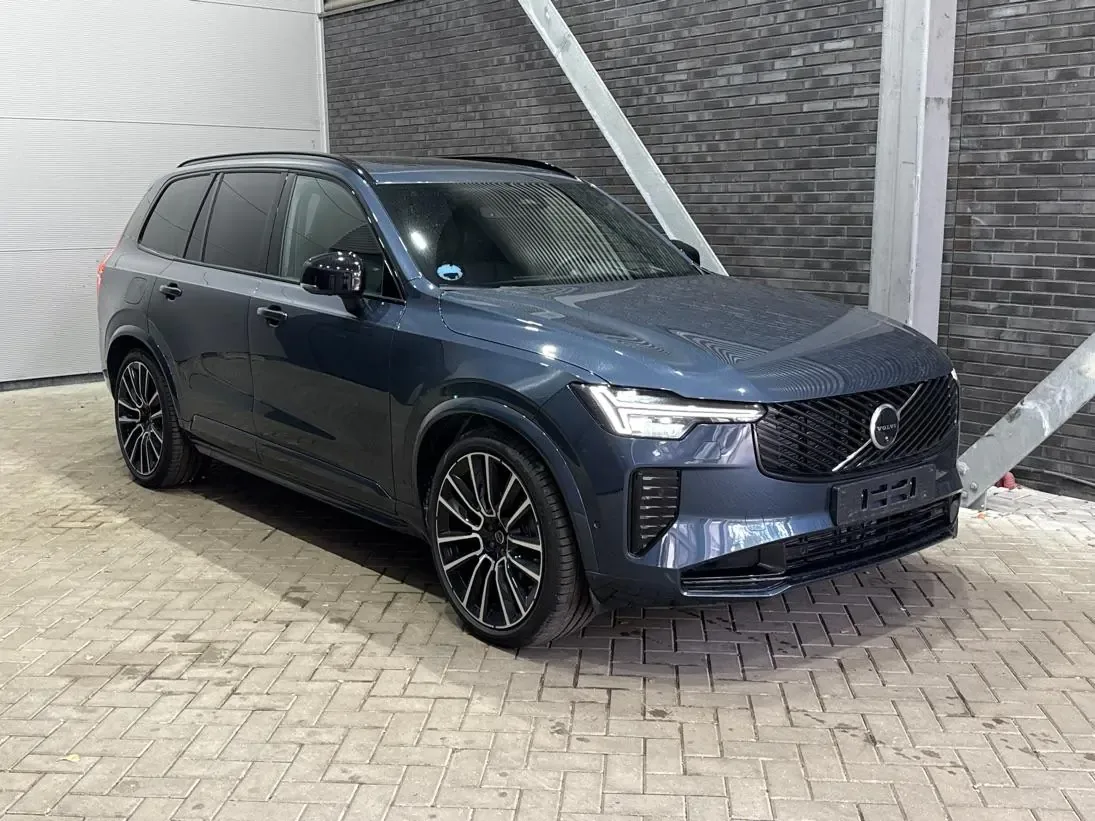 Volvo XC90 (2026) — foto 1