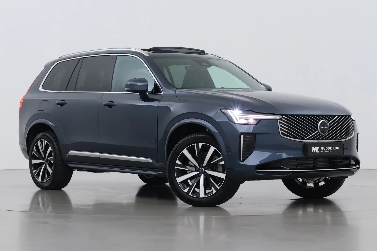 Volvo XC90 (2026) — foto 1