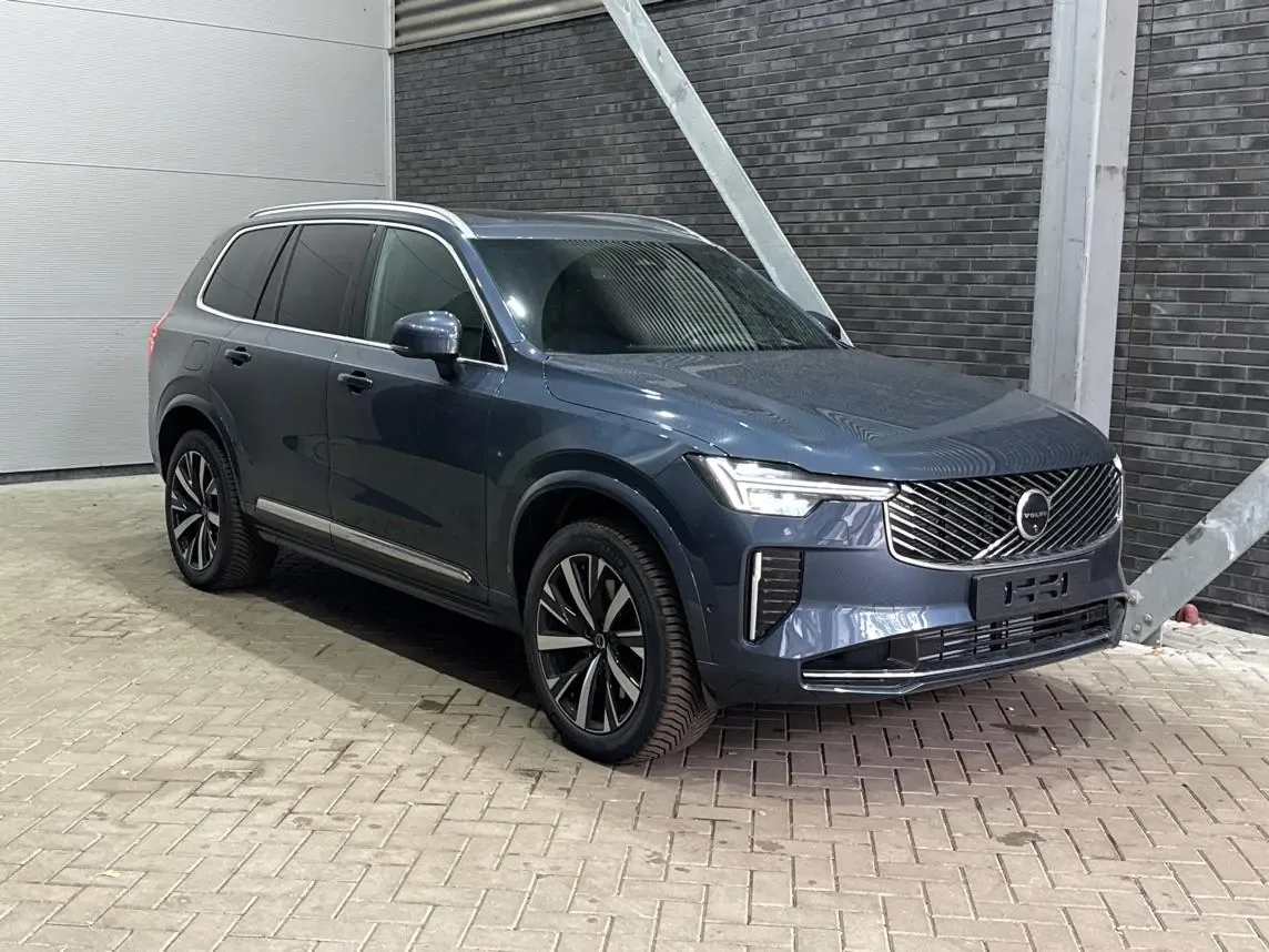 Volvo XC90 (2026) — foto 1