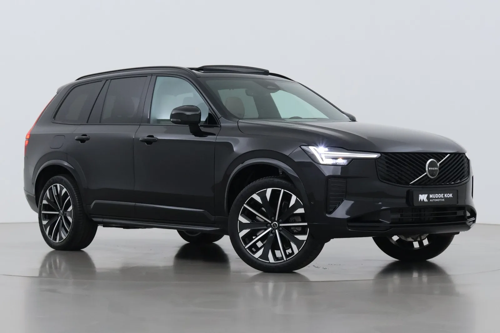 Volvo XC90 (2026) — foto 1