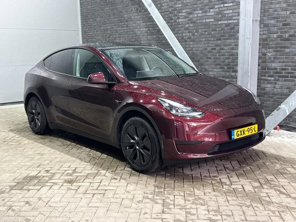 Tesla Model Y (2024) — foto 1