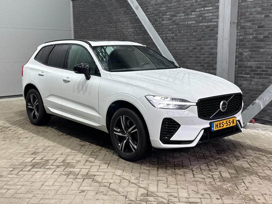 Volvo XC60 (2022) — foto 1