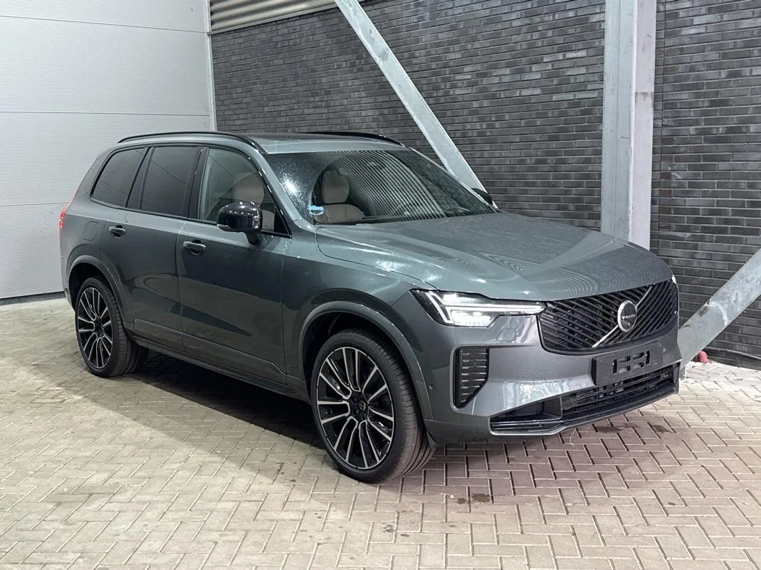 Volvo XC90 (2026) — foto 1