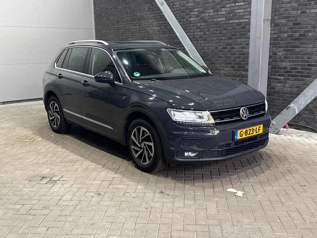 Volkswagen Tiguan (2018) — foto 1