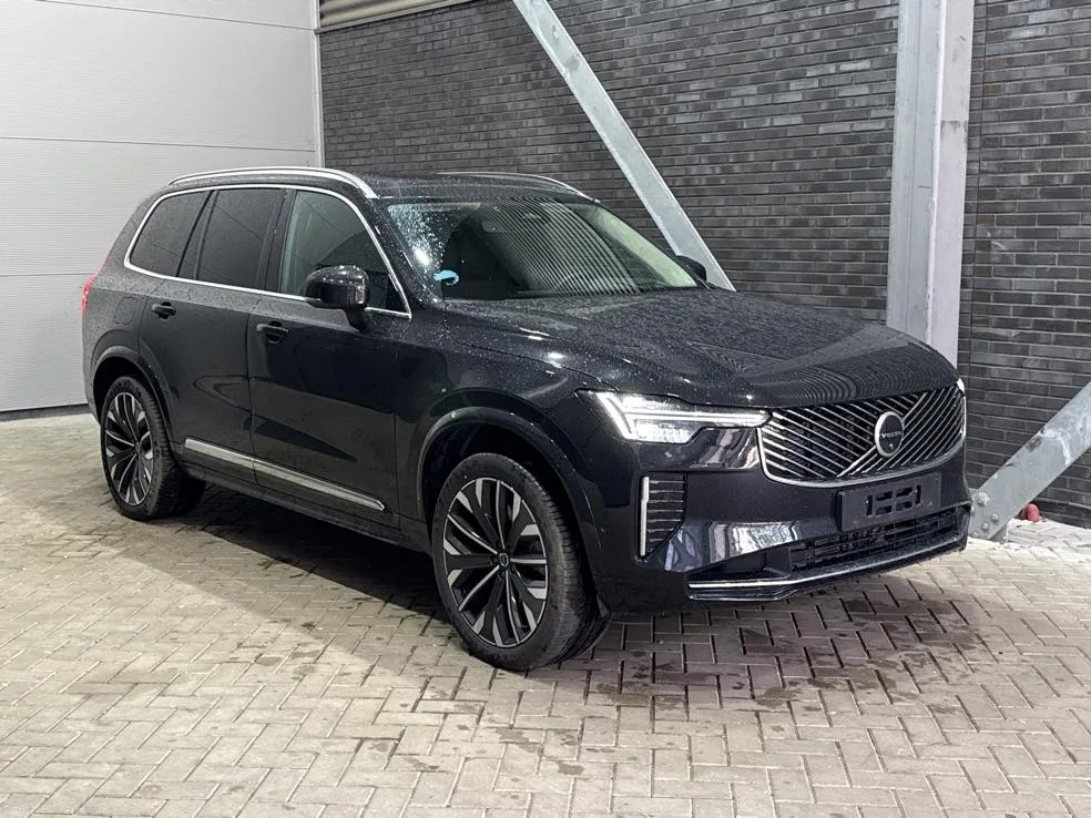 Volvo XC90 (2026) — foto 1