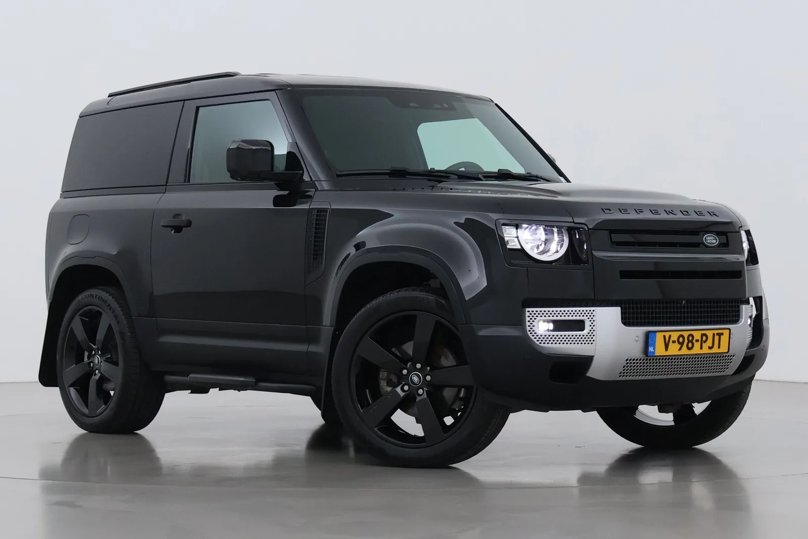 Land Rover Defender (2023) — foto 1