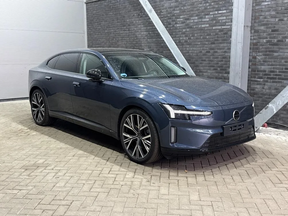Volvo ES90 (2026) — foto 1