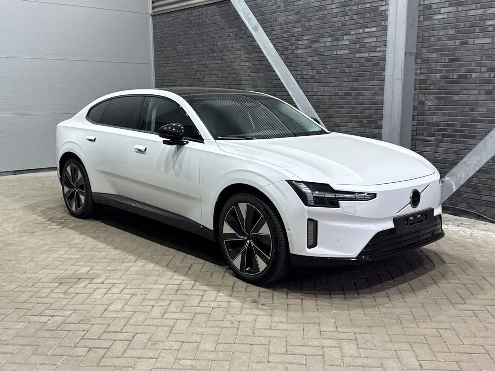 Volvo ES90 (2026) — foto 1