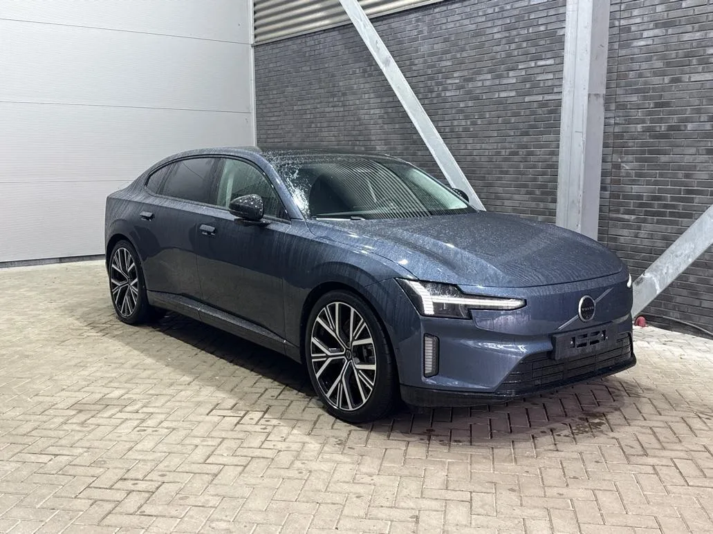 Volvo ES90 (2026) — foto 1