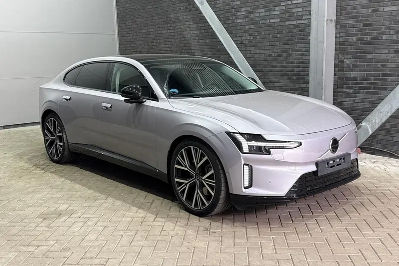 Volvo ES90 (2026)