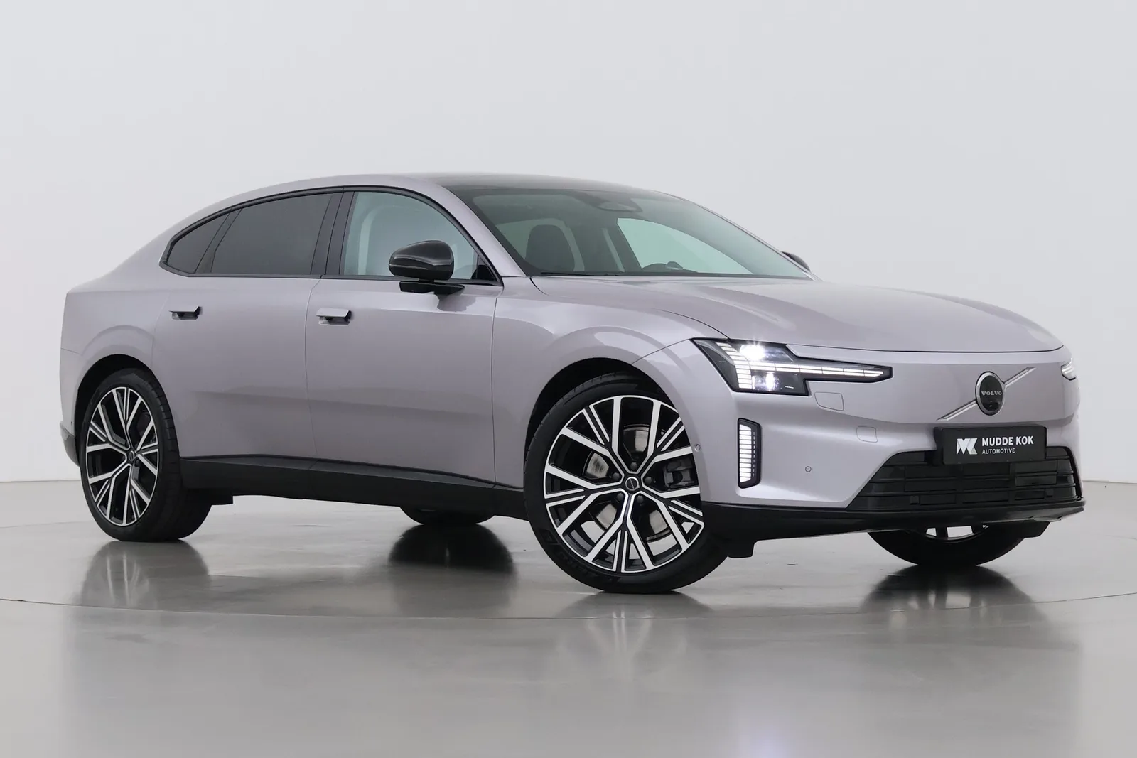 Volvo ES90 (2026) — foto 1