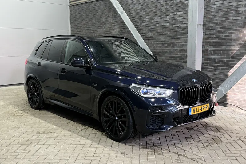 BMW X5 (2022)