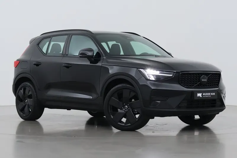 Volvo XC40 (2025)
