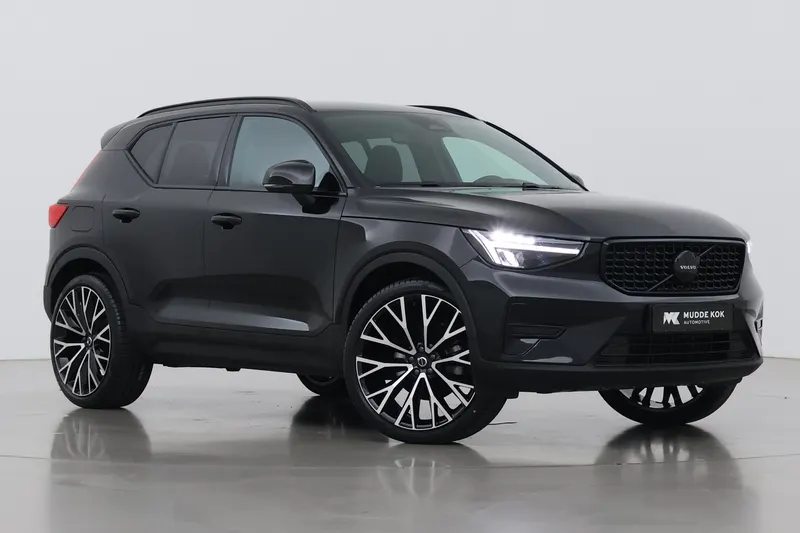 Volvo XC40 (2025)