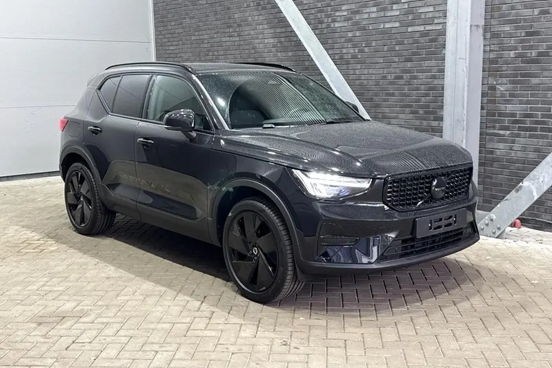 Volvo XC40 (2025)
