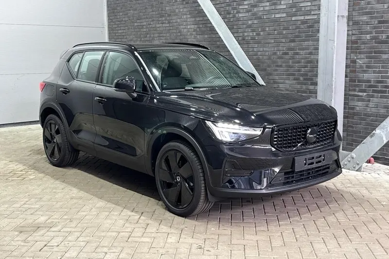 Volvo XC40 (2025)