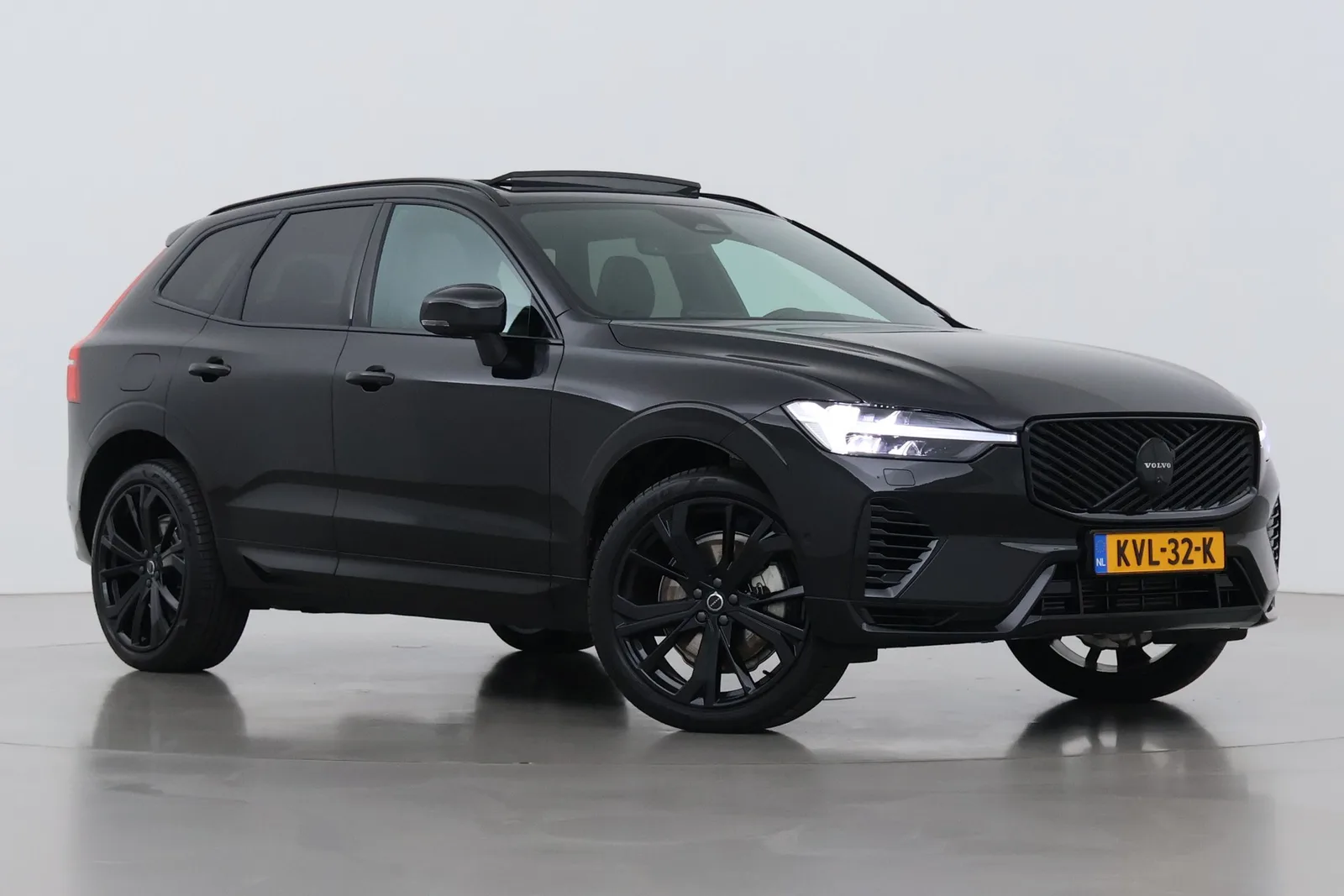 Volvo XC60 (2026) — foto 1