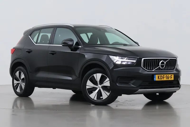 Volvo XC40 (2022)