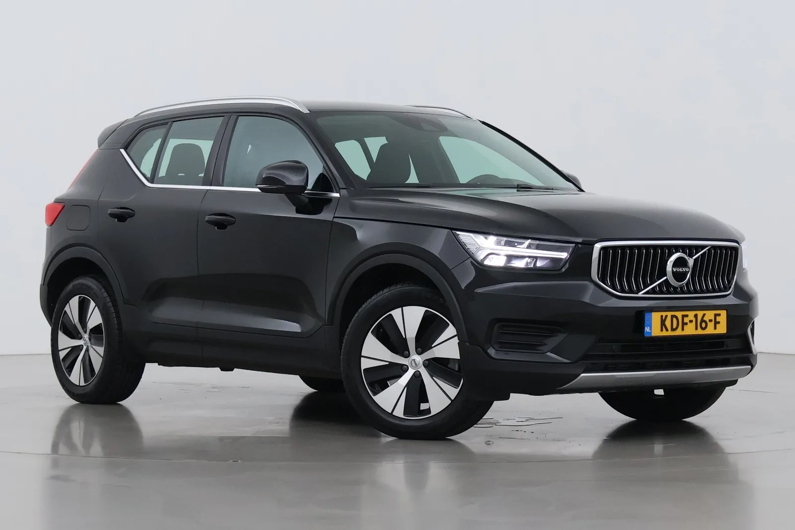 Volvo XC40 (2022) — foto 1