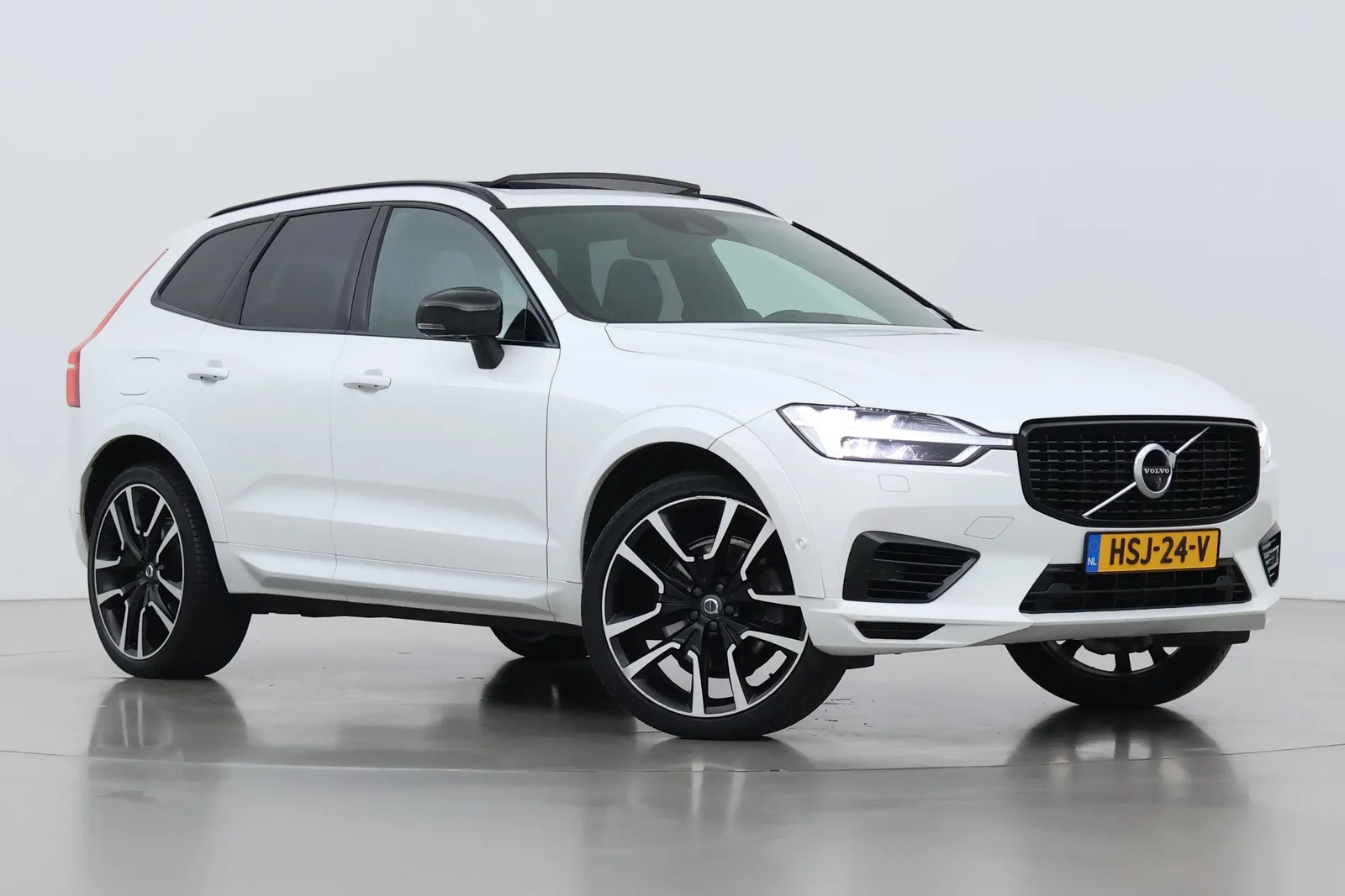 Volvo XC60 (2019) — foto 1