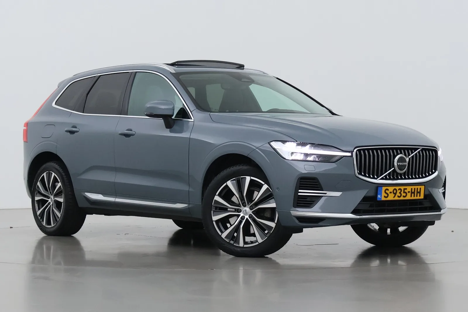 Volvo XC60 (2021) — foto 1