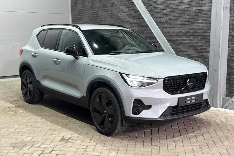 Volvo XC40 (2025)
