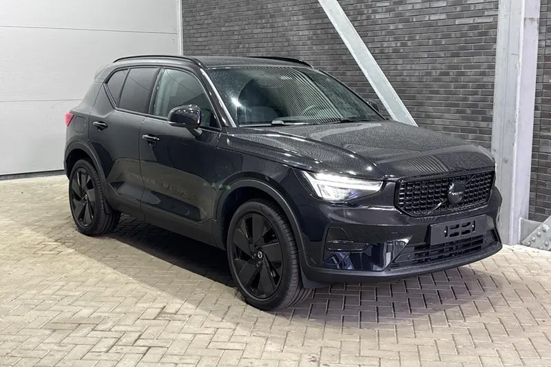 Volvo XC40 (2025)