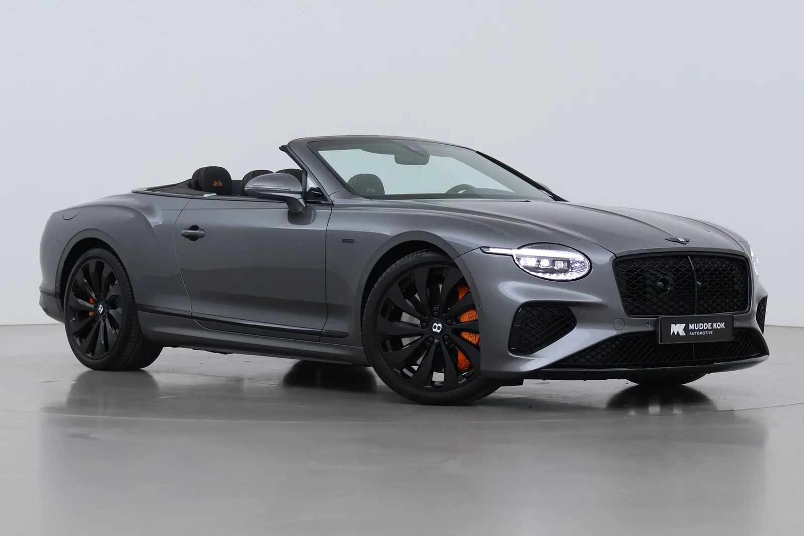 Bentley Continental GTC (2025) — foto 1
