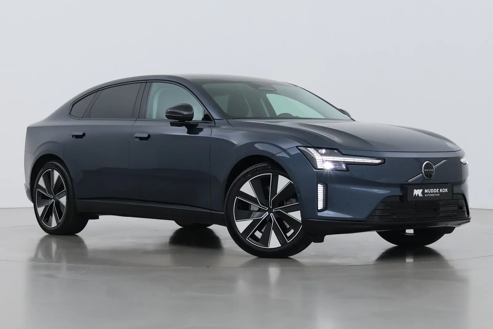 Volvo ES90 (2026) — foto 1