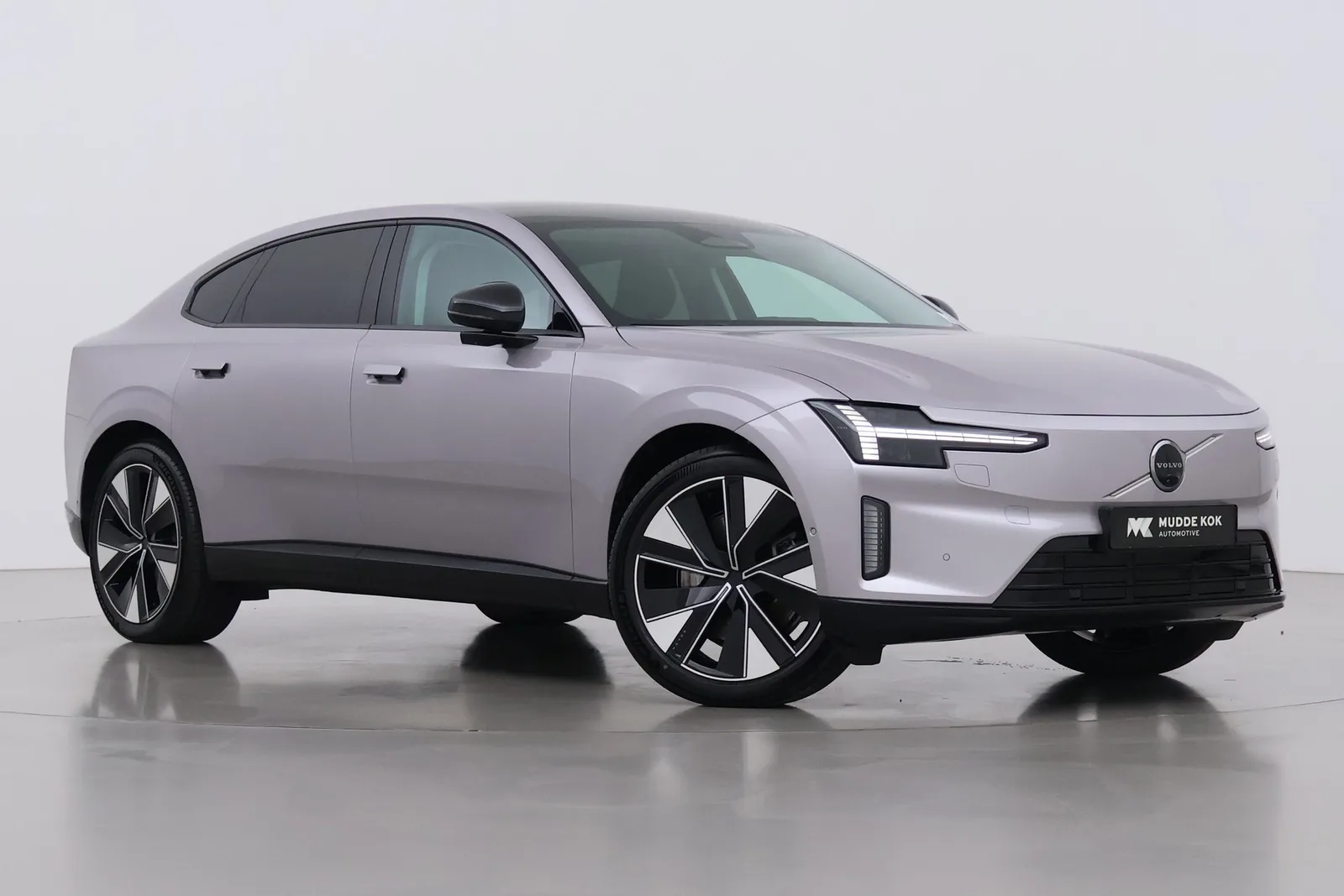 Volvo ES90 (2026) — foto 1