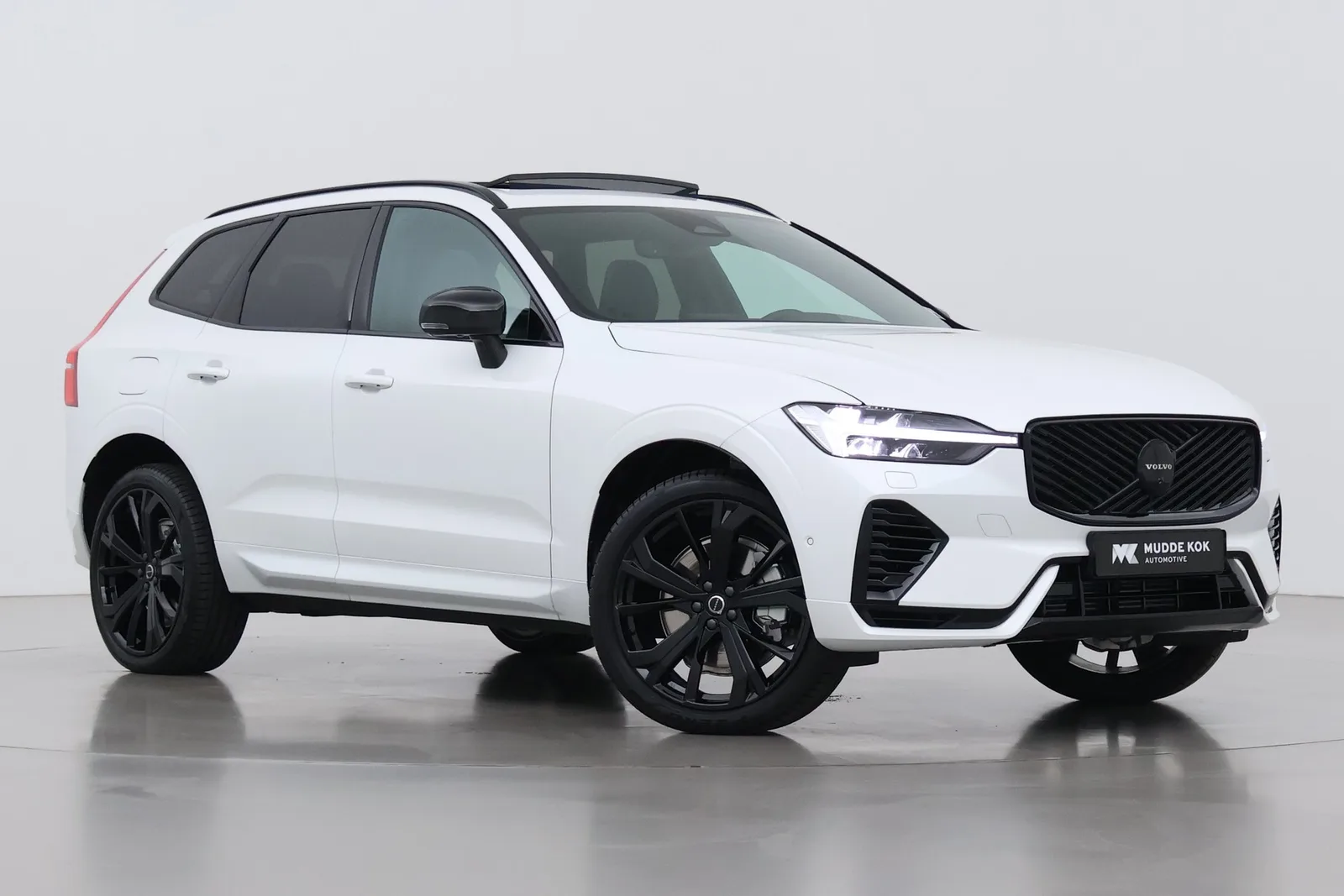 Volvo XC60 (2026) — foto 1