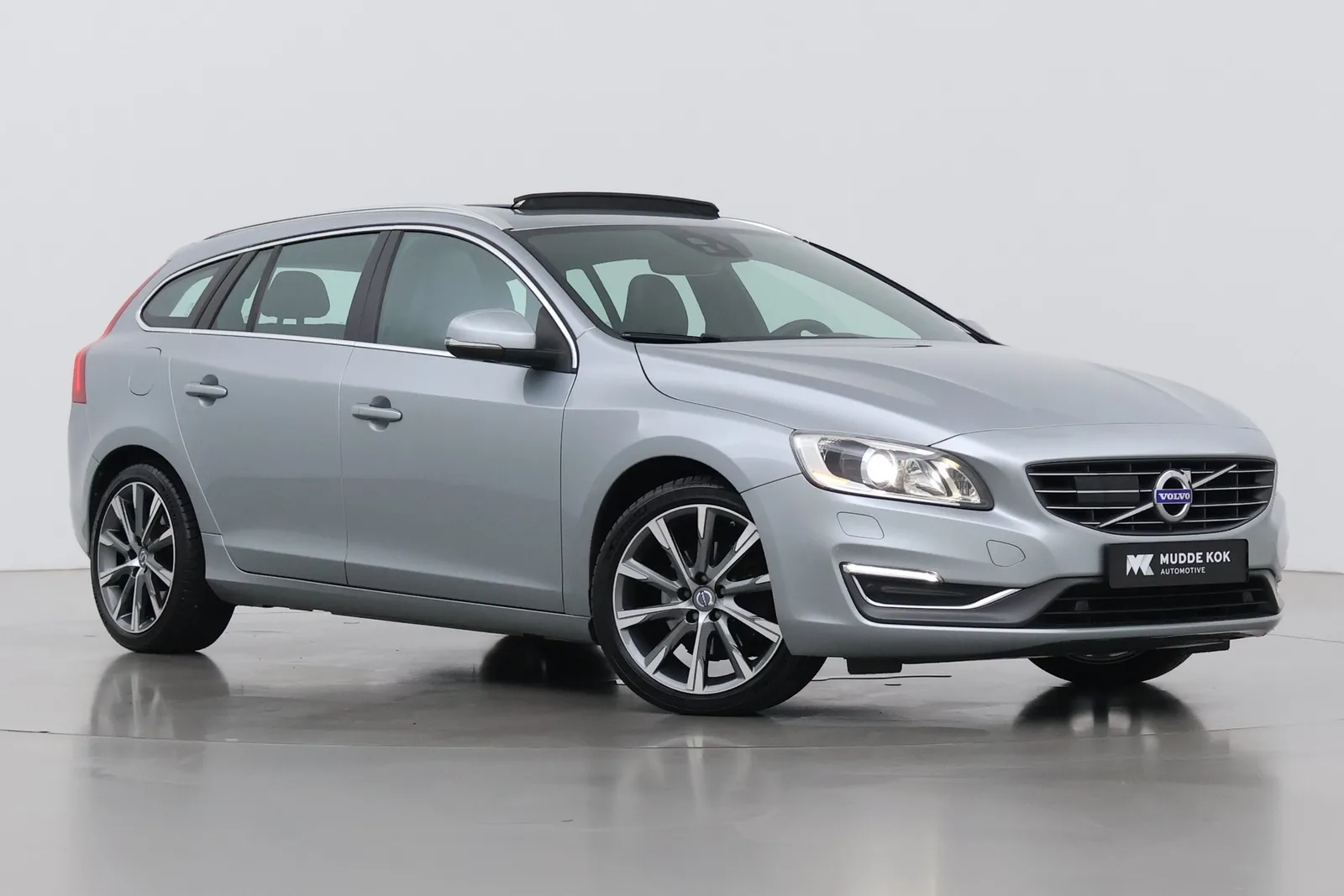 Volvo V60 (2014) — foto 1