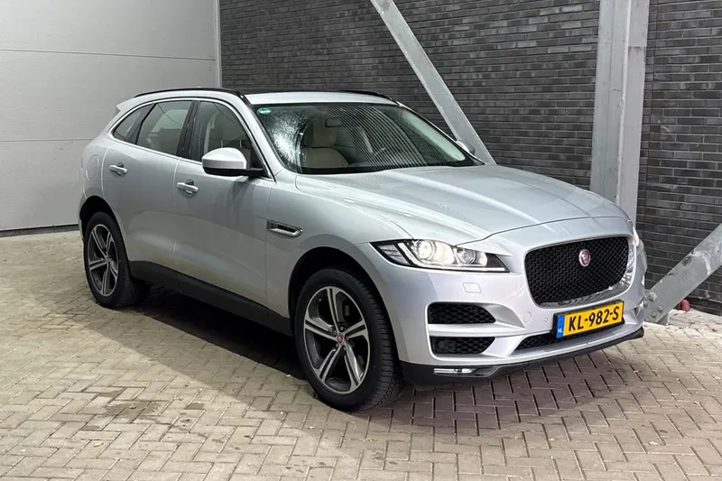 Jaguar F-Pace (2016)