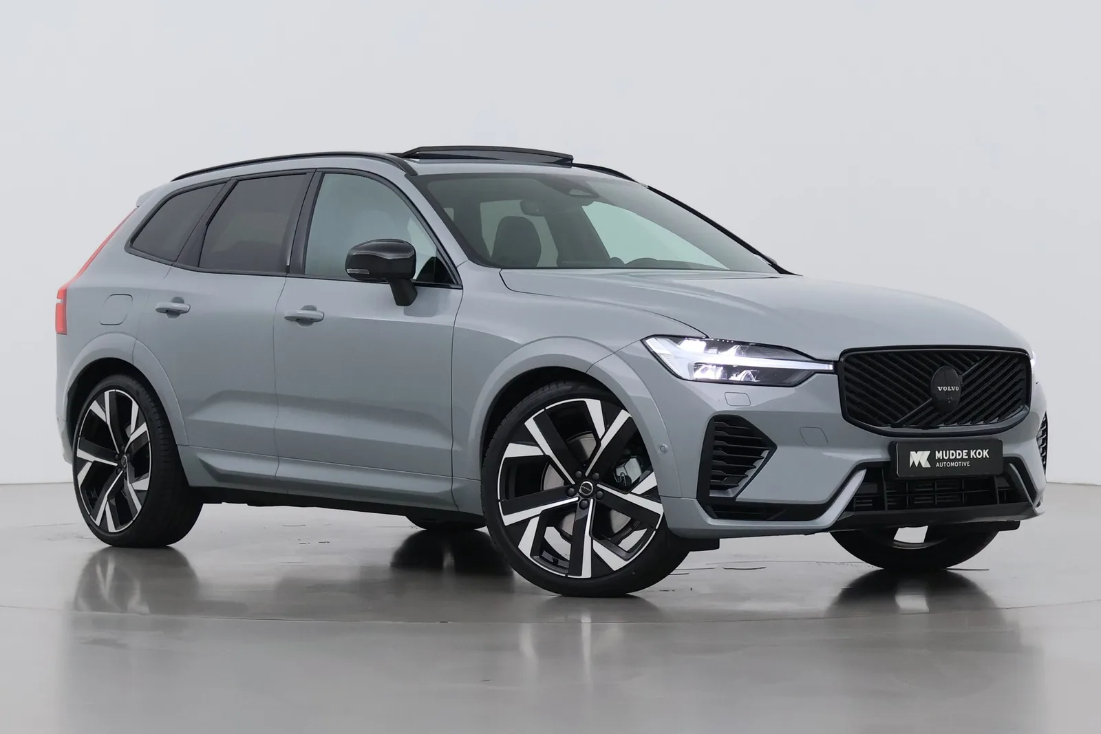 Volvo XC60 (2026) — foto 1