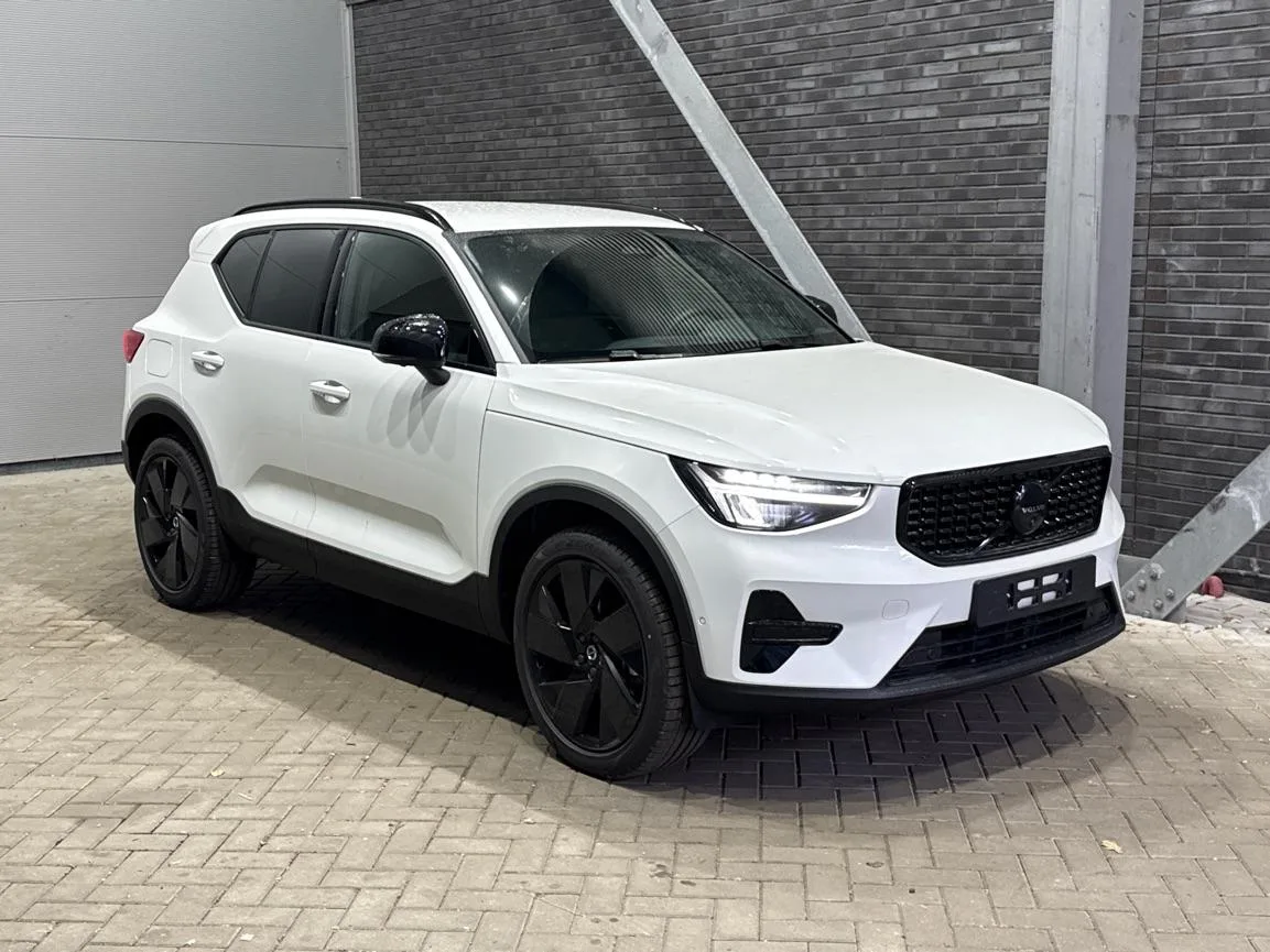Volvo XC40 (2026) — foto 1