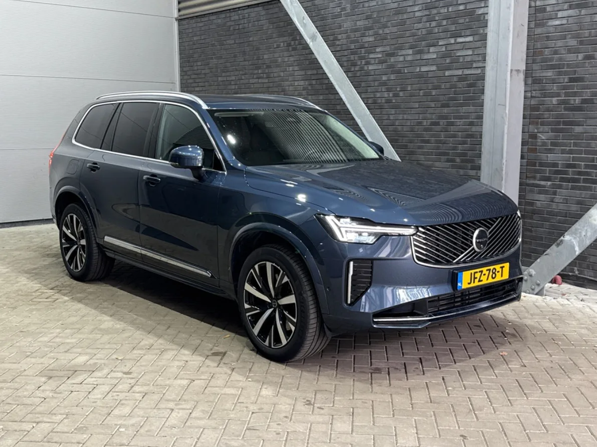 Volvo XC90 (2025) — foto 1