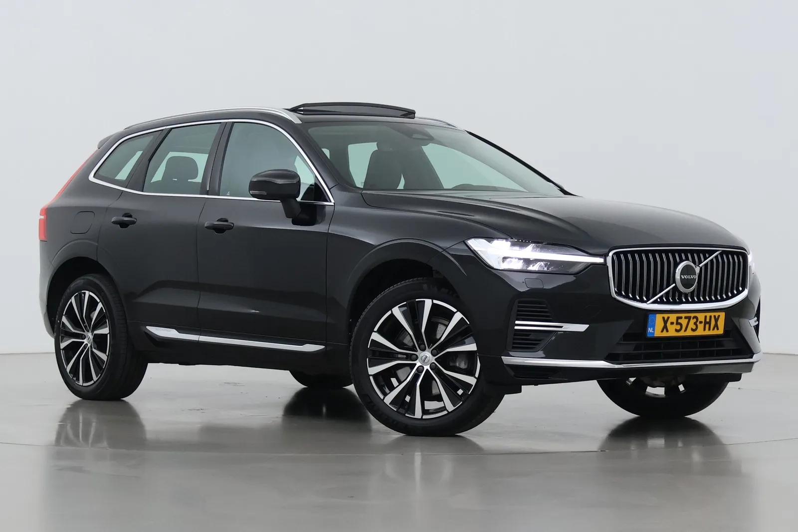 Volvo XC60 (2022) — foto 1