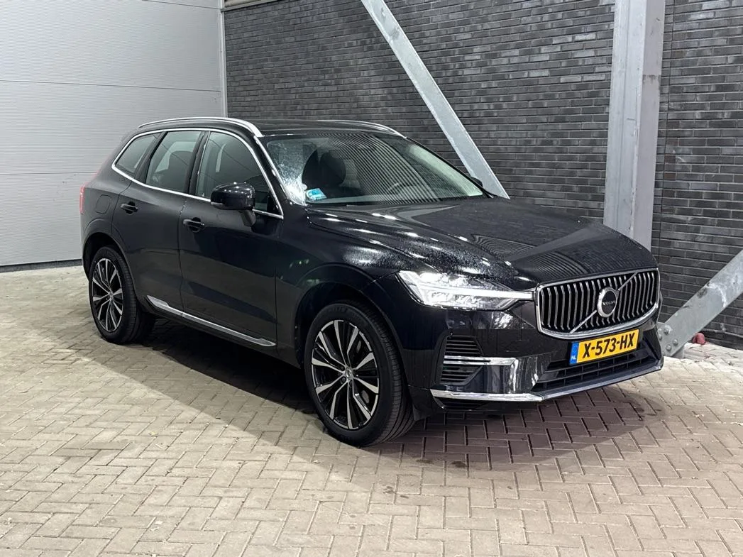 Volvo XC60 (2022) — foto 1