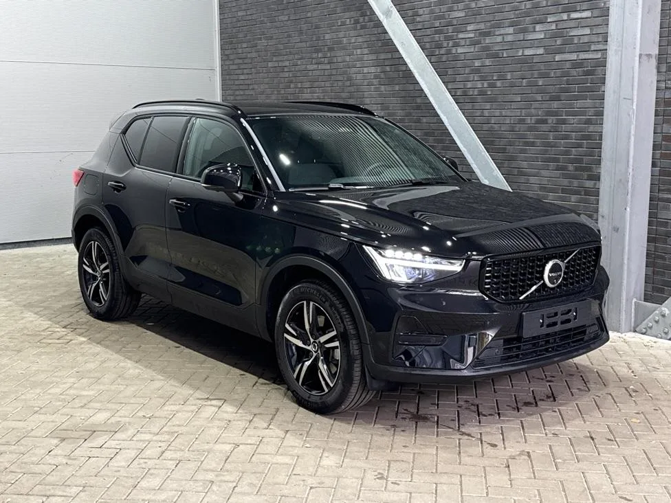 Volvo XC40 (2026) — foto 1
