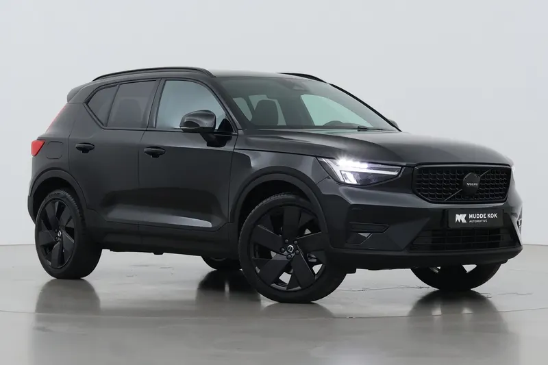 Volvo XC40 (2025)