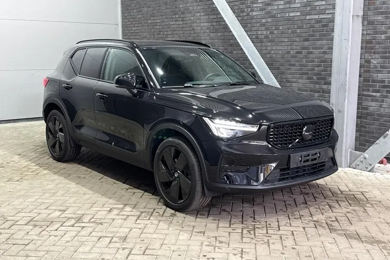 Volvo XC40 (2025)